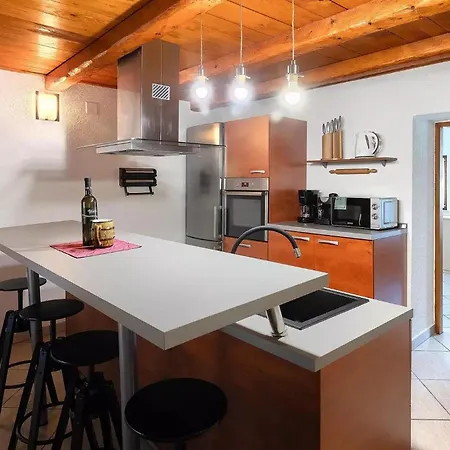 Mikales *