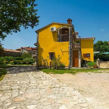 Semesterbostad Mikales