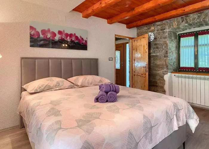 Semesterbostad Mikales *