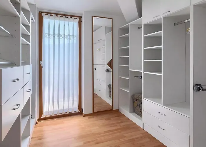 Semesterbostad Mikales *