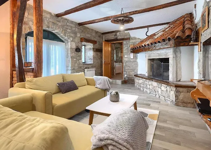 Semesterbostad Mikales